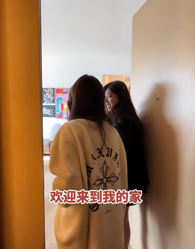 带孩子、买菜住150平豪宅一年赚40万j9九游会登录香港美女麻将馆打工帮忙(图14)